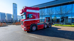 20260329-Tom-Holding-00192